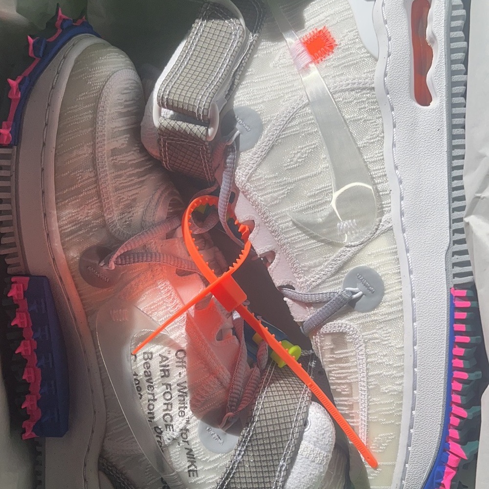 Off-White x Nike Air Force 1 mid
